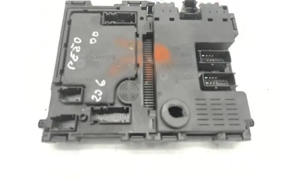 Peugeot 206 Comfort/convenience module 9625812380 S105872100G 296893310