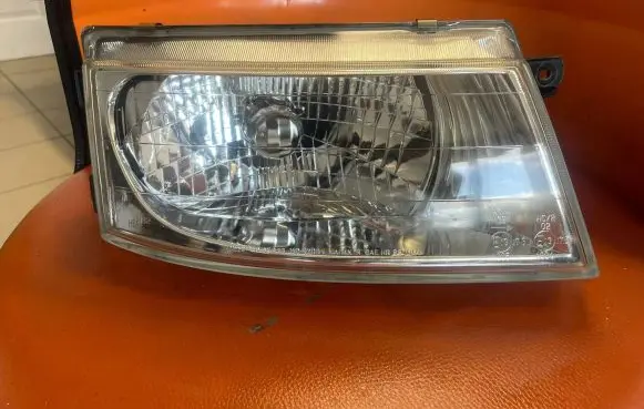 Mitsubishi Space Runner Headlight/headlamp 11087094 1108709