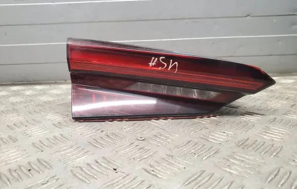 Audi A5 Tailgate rear/tail lights 8W6945093F