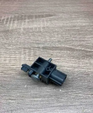 Renault Clio III Airbag deployment crash/impact sensor 8200529572
