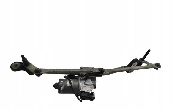 BMW X5 E70 Front wiper linkage and motor 7200510