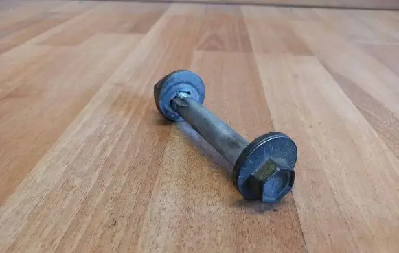 BMW 5 E60 E61 Rear suspension camber bolt 33326779785 6779785 07146888627