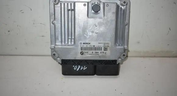 BMW 3 F30 F35 F31 Engine control unit/module 8584276