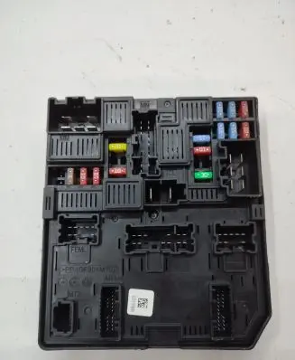 Nissan X-Trail T32 Fuse module 284B74CE0A