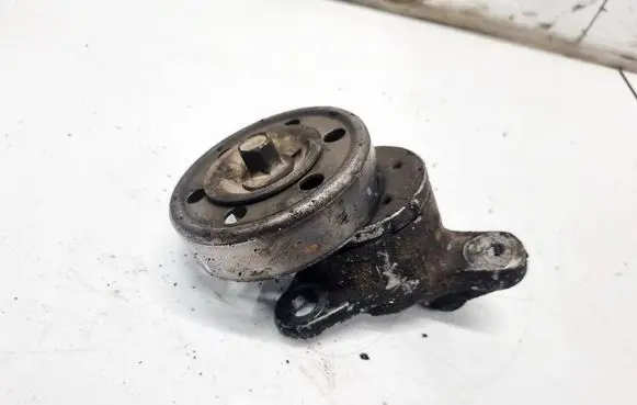 Toyota Avensis T250 Generator/alternator belt tensioner 