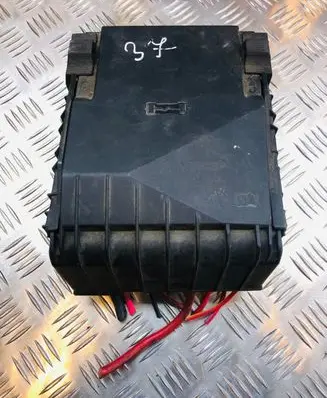 Volkswagen PASSAT B6 Fuse box set