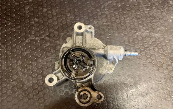 Ford S-MAX Vacuum pump D1651B