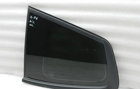 Rear side window