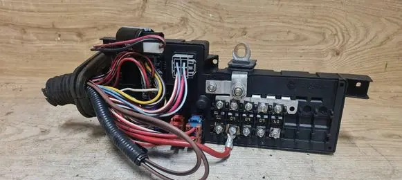 Volvo S60 Fuse module 518828017