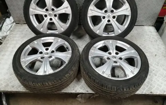 Renault Megane IV R17 alloy rim 