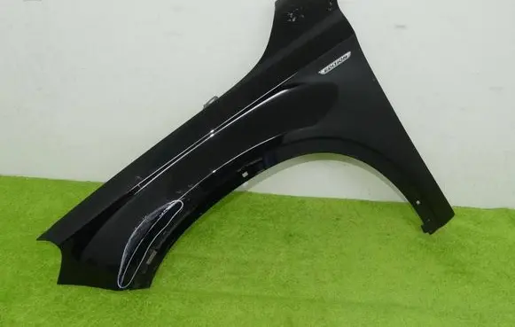 Mercedes-Benz GLA W156 X156 Fender 1568810101
