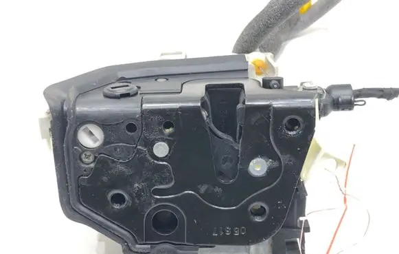 Audi A4 S4 B9 Rear door lock 8X0839015E