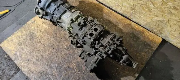 Mitsubishi Pajero Manual 5 speed gearbox V5M31