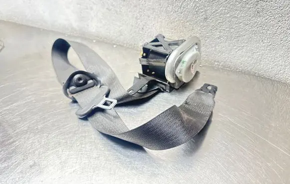 Opel Astra J Front seatbelt 12848367