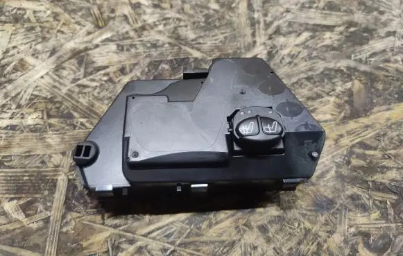 Mercedes-Benz S AMG W220 Seat heating switch 2208216379