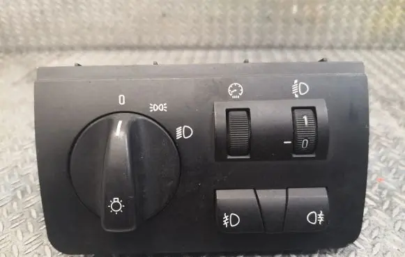BMW X5 E53 Light switch 8372204