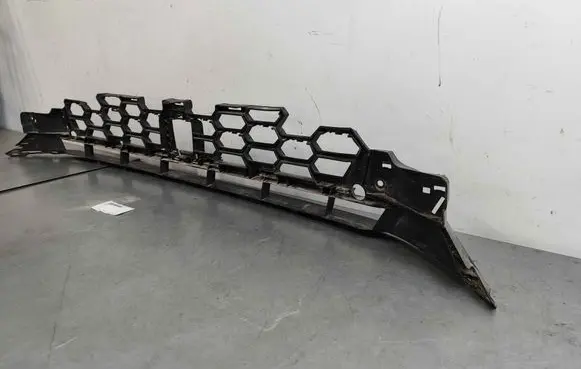 Front bumper lower grill