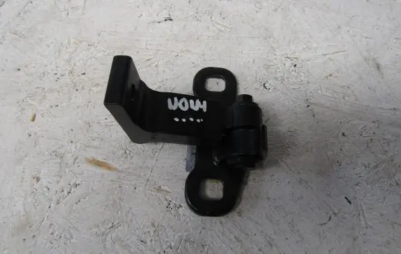 Volvo XC90 Rear door upper hinge 31424588