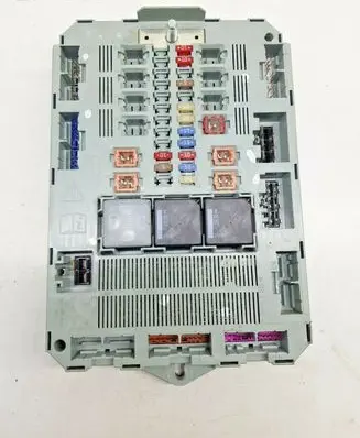 Jaguar XF X250 Fuse module 8X2T14B476BD nr4221