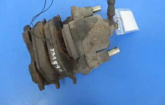 Volkswagen Golf IV Front brake caliper