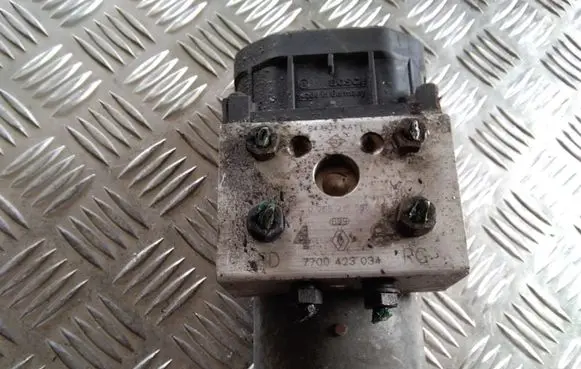 Renault Megane I ABS Pump 0265216555 7700423034 0273004279