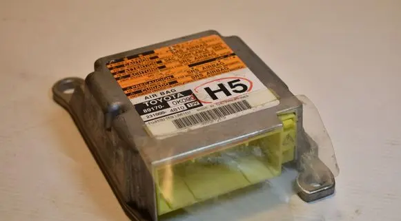 Toyota Hilux (AN10, AN20, AN30) Airbag control unit/module 891700K090