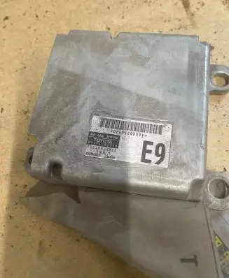 Toyota Prius (XW20) Airbag control unit/module 8917047390 02695209S9V