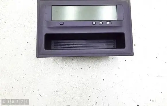 Mitsubishi Grandis Screen/display/small screen MN141366VB