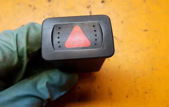 Volkswagen Golf IV Hazard light switch 1J0953235J
