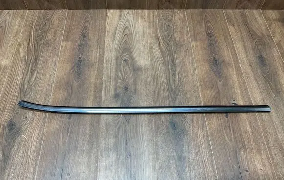 Nissan Pulsar Front door trim (molding) 828203ZL0A