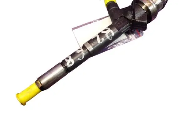 Opel Astra H Fuel injector