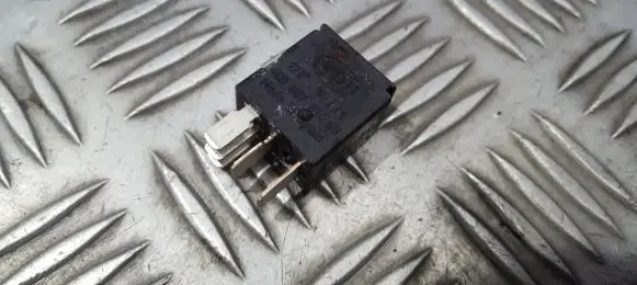 Volvo V70 Other relay 9441161 4RD007814-00