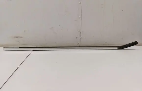 Front door glass trim molding