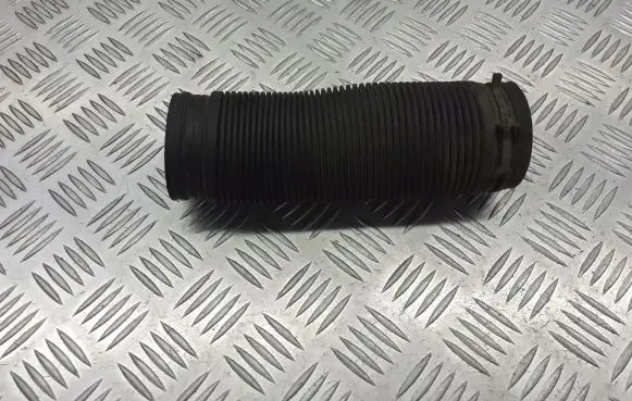 Skoda Fabia Mk1 (6Y) Air intake hose/pipe 6U0129627B