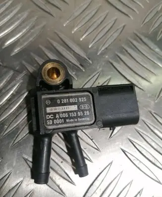 Mercedes-Benz C W204 Air pressure sensor A0061539528 0281002925