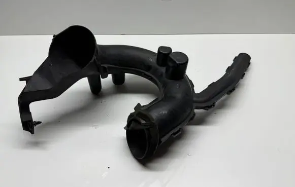 Nissan Juke I F15 Intake resonator 70390726