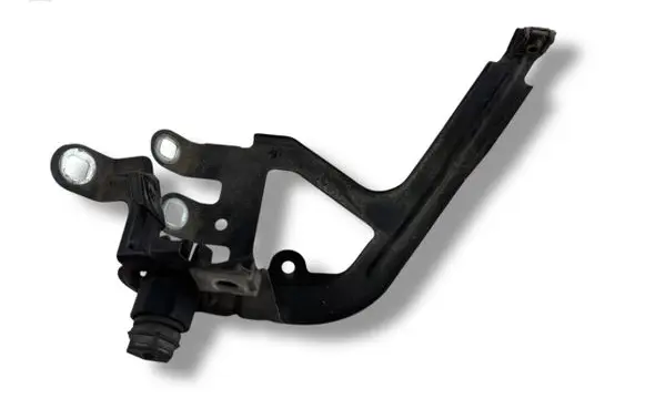 BMW 5 F10 F11 Other engine bay part 107020G