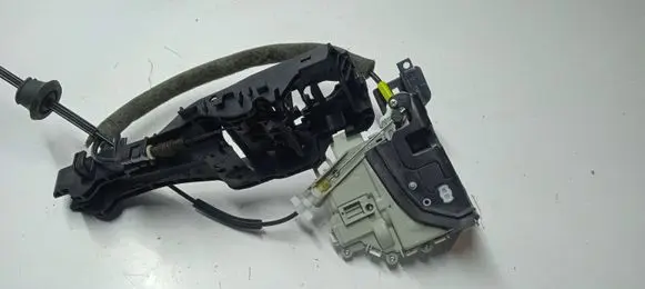 Audi TT TTS Mk2 Front door lock 8K0839015