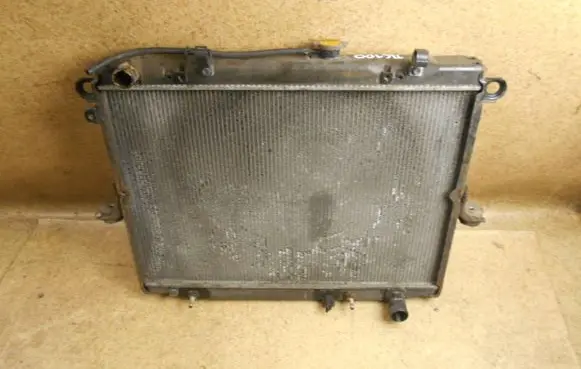 Toyota Land Cruiser (J100) Coolant radiator 