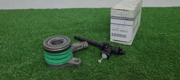 Nissan NV400 Clutch master cylinder 3057000q1g