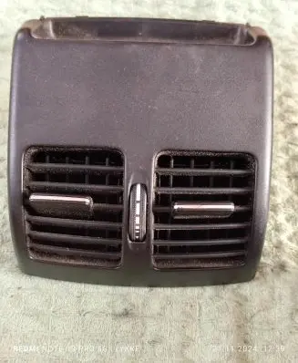 Mercedes-Benz C AMG W204 Rear air vent grill A2048300954 W2047B 310820101148