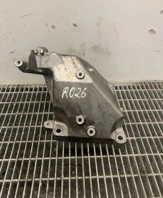 Mercedes-Benz ML W166 Engine mounting bracket A2762233904