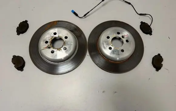BMW X6 G06 Rear brake disc 6883979 6883980
