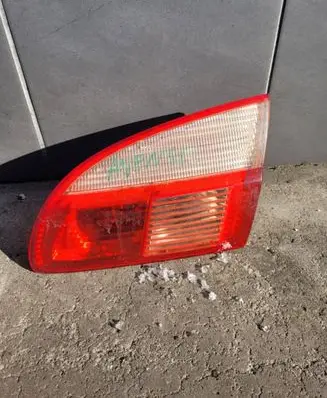 Toyota Avensis T220 Tailgate rear/tail lights 89022026