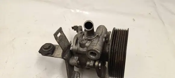 Mercedes-Benz X-class W470 Power steering pump 5XA0A