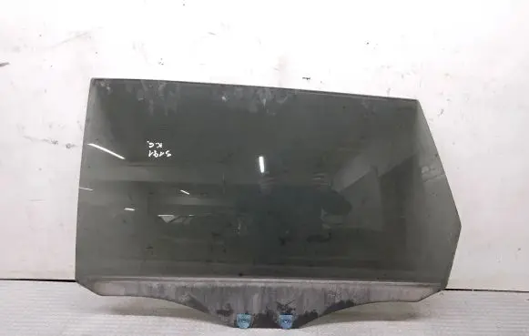Mitsubishi Grandis Rear door window glass