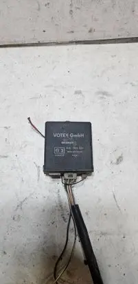 Volkswagen Golf III Door central lock control unit/module E3020077