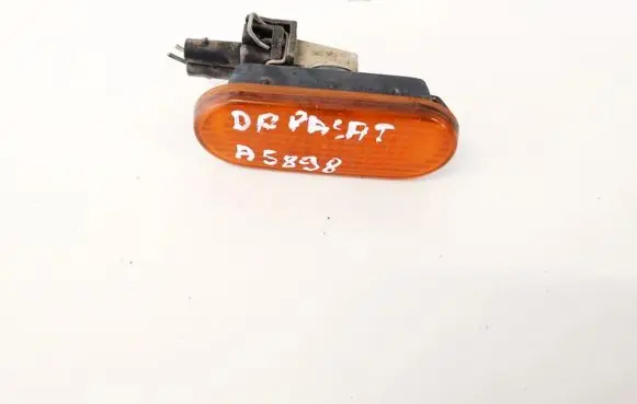 Volkswagen PASSAT B4 Front fender indicator light 1H0949111