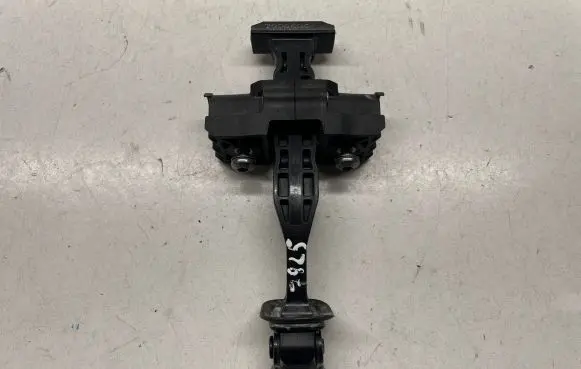 BMW X3 G01 Front door check strap stopper 7390686 51217390686