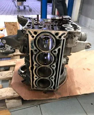 Mercedes-Benz C W203 Engine block 